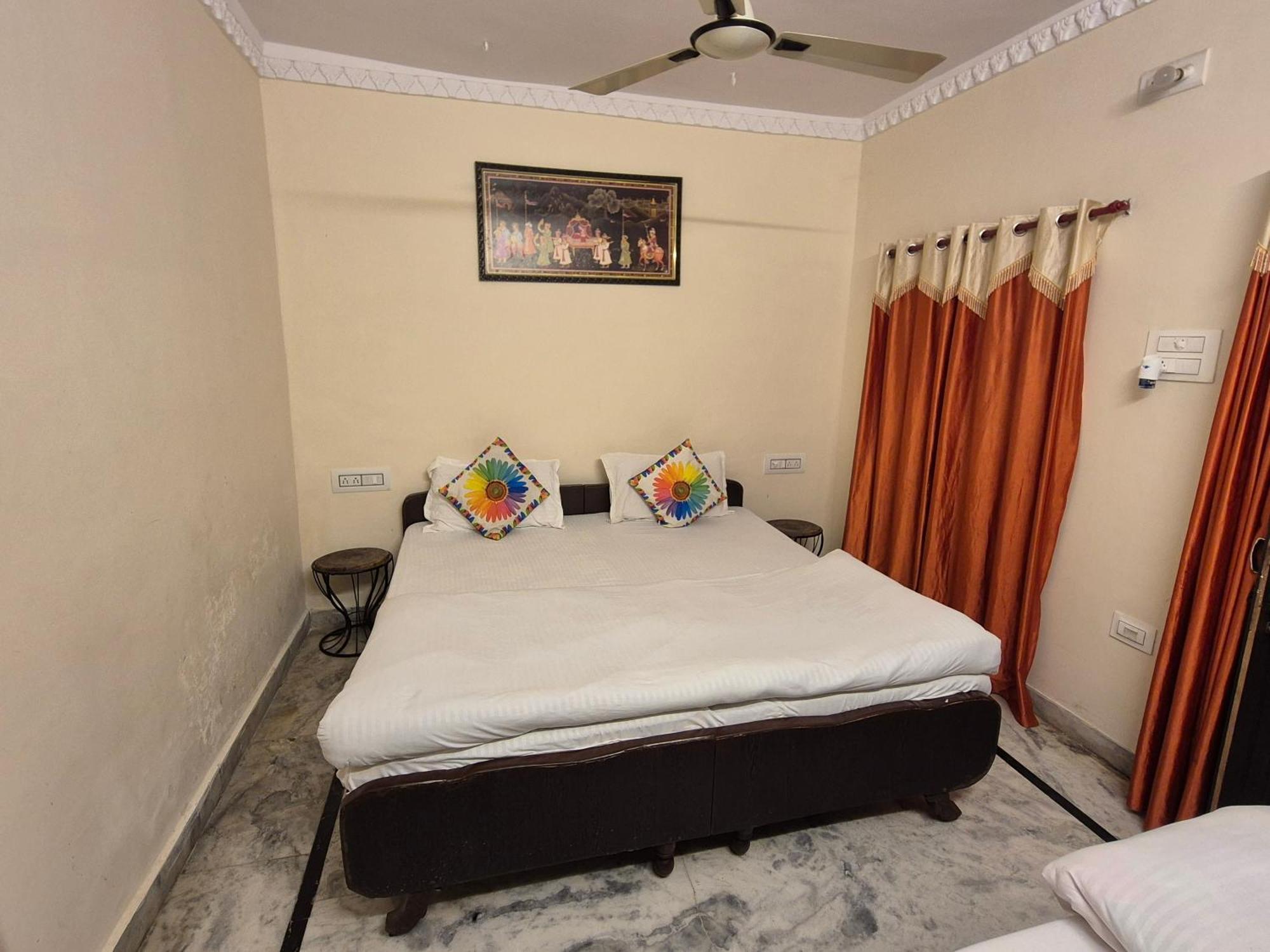 Hotel Lake Star Udaipur Quarto foto